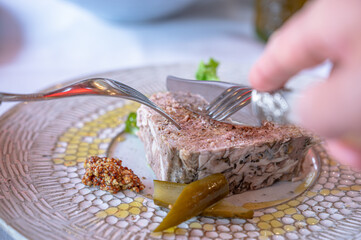 香辛料が効いたレバーパテ