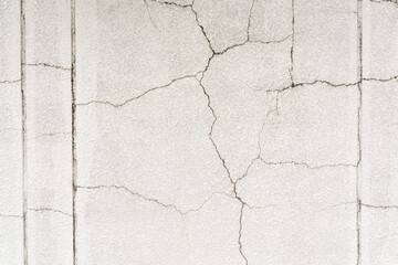 ひびの入った白壁の背景素材
