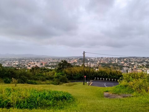 Vue de la Ville de Curepipe &agrave; l'&icirc;le Maurice depuis le volcan inactif Trou aux Cerfs