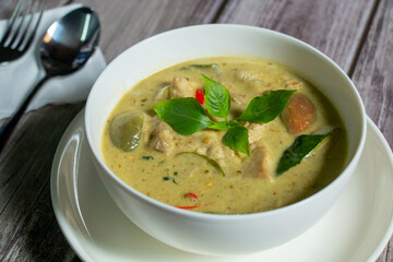 Thai style chicken green curry