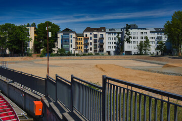 Baustelle Stadthafen Leipzig, Sachsen, Sonne, blauer Himmel mit Wolken	