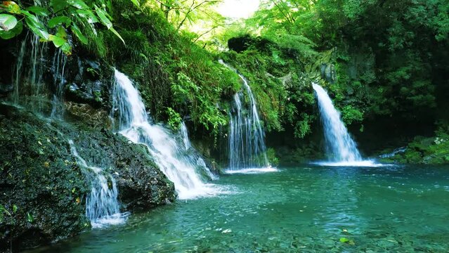 静岡県富士宮市にある陣馬の滝