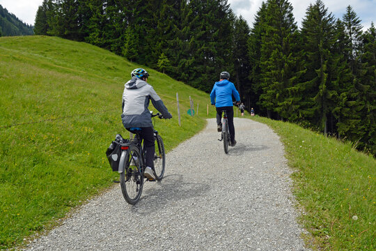 radfahrer im kleinwalsertal