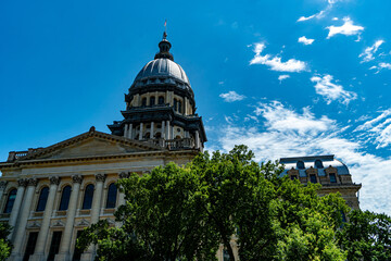 Fototapeta na wymiar Illinois State Capitol Building on a Bright Summer Day