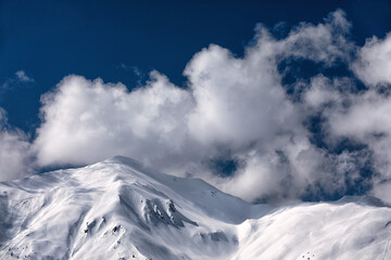 Fototapeta na wymiar summit_clouds