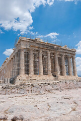 Obraz premium Athens, Greece / July 2022: The archaeological site of the Acropolis of Athens. The Parthenon