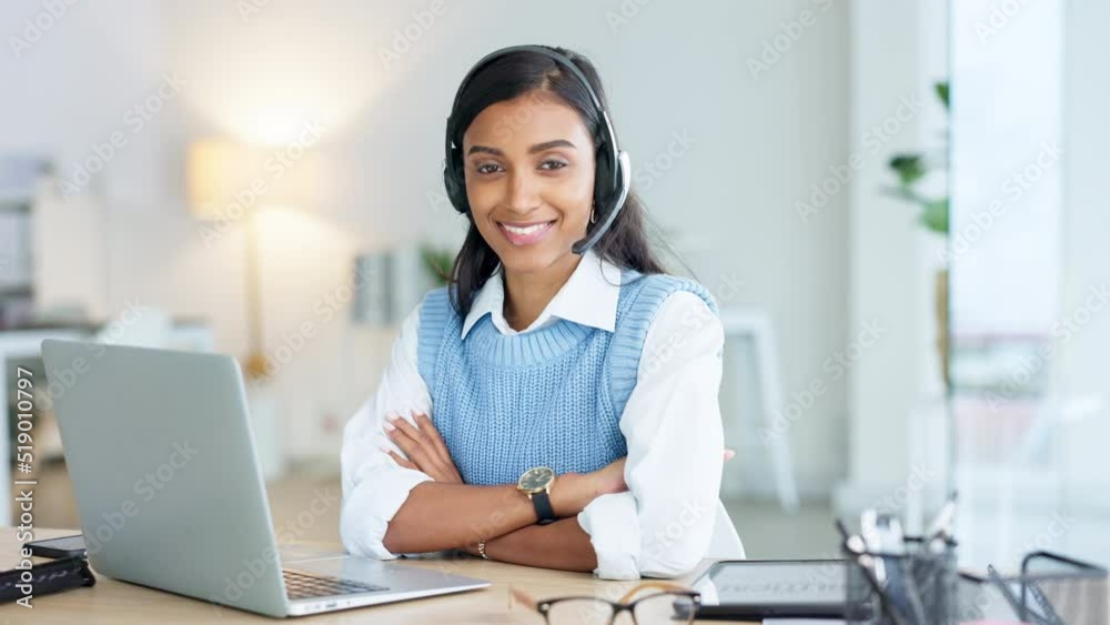 Aufkleber customer care representative giving advice and assisting people with it support. portrait of a young