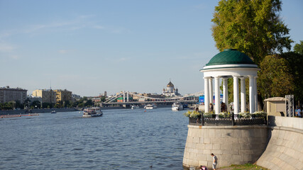 White rotunda on the bank of the Moskva River