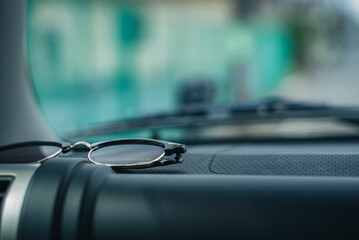 車内サングラス