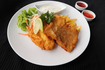deep fry dori fish with potato and s