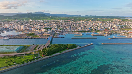 南国の港町　空撮
