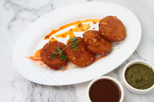 Freshly Cooked Sabudana Vada