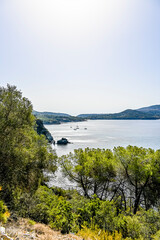 Obraz premium Capoliveri, Norsi, Elba, Bucht, Golfo Stella, Capo Norsi, Felsen, Strand, Küste, Küstenstrasse, Insel, Segelschiffe, Wassersport, Toskana, Toskanischer Archipel, Sommer, Italien