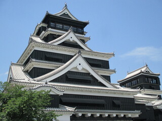 熊本地震から６年、修復工事が終わり復元された熊本城の大天守