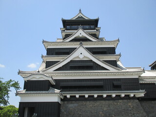 熊本地震から６年、修復工事が終わり復元された熊本城の大天守