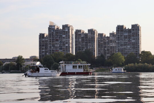 Pogled na Zemun sa Dunava i zemunski kej, View at Zemun from Danube