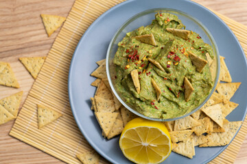 Avocado cream with rocket and spices