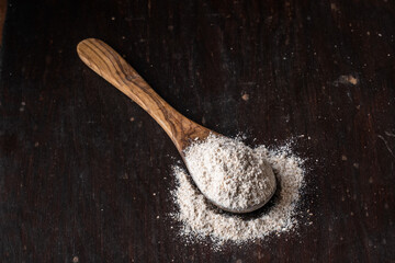 A heap spoon of flour