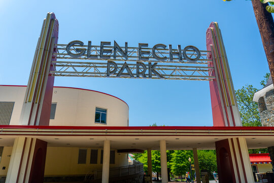Glen Echo, Maryland: Renovated Streamline Moderne entrance to Glen Echo Park. Main entrance to Glen Echo amusement park for trolley. 2002 reproduction of the art deco entrance sign from 1940.