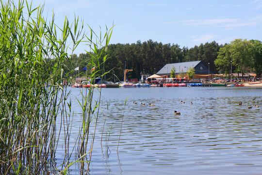 Centrum sportów wodnych w Dąbkach,  Jezioro Bukowo