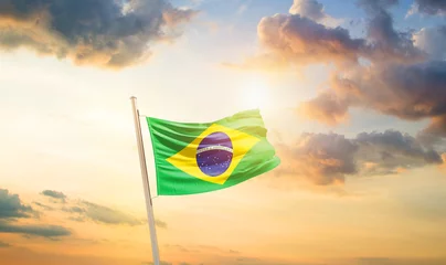 Papier Peint photo Lavable Brésil Tissu de tissu de drapeau national du Brésil agitant sur le ciel - Image