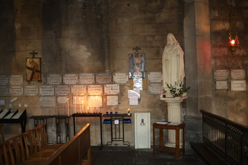 La cathédrale Saint Pierre, de style gothique, vue de l'intérieur, ville de Saint Flour, département du Cantal, France
