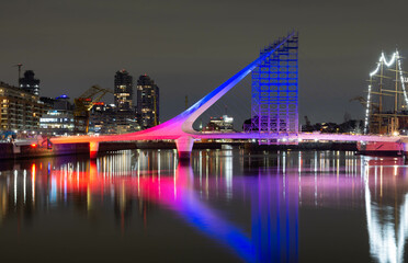 night photography of puente de la mujer by santiago calatrava Buenos Aires, Argentina