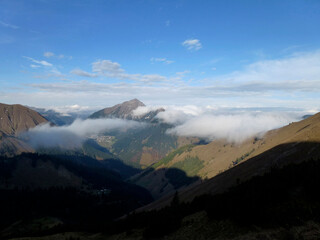 Fototapeta na wymiar Hiking tour to Pleisspitze mountain, Tyrol, Austria