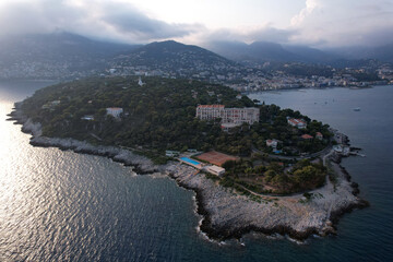 Fototapeta premium une fin de journée en été dans les Alpes-Maritimes - Roquebrune-Cap-Martin Côte d'Azur