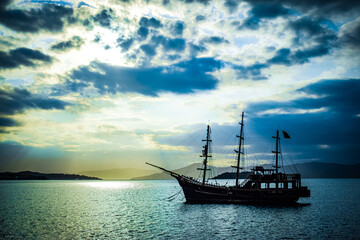 Obraz premium ship in the sea