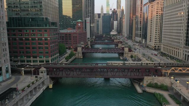 Chicago River Wells Bridge
