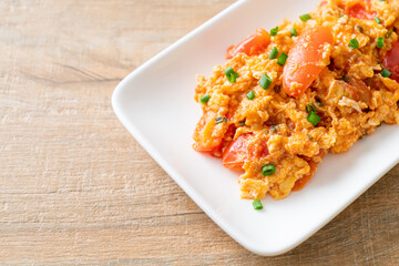 Stir-fried tomatoes with egg or Scrambled eggs with tomatoes