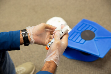 Staff training to inject an epinephrine as first aid © Flex_Point_Security