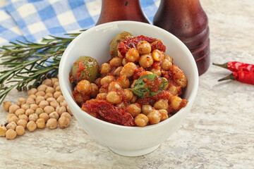 Chickpea beans with dry tomato and olives