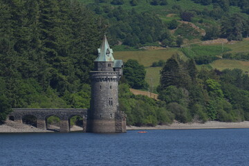 Fototapeta na wymiar the tower in the middle of lake Vyrnwy in wales