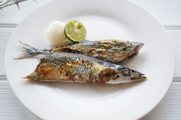 秋刀魚の塩焼き