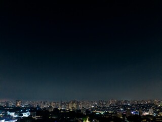 Foto aérea do bairro do Ipiranga em São Paulo, a noite