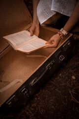 person reading a book © P.Ch. Fotografia
