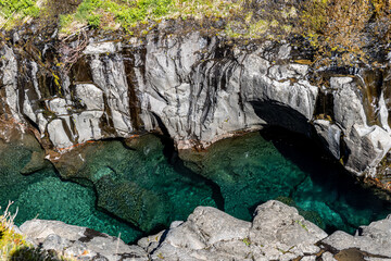 türkisblaues Wasser auf Island