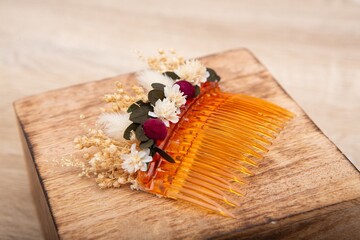 Peigne fleurs séchées