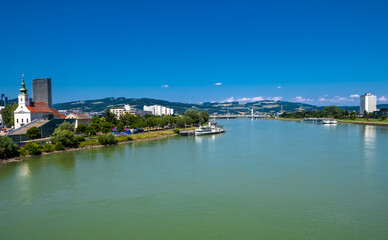Obraz premium Cruise ships On Danube River In The City Of Linz In Austria