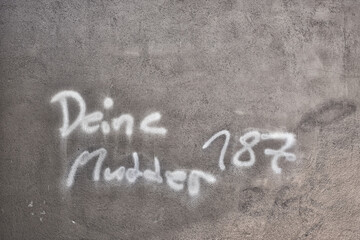 Fototapeta premium Jugendlicher Ausdruck und Schriftzug 