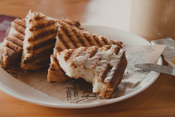 plate of buttered toast