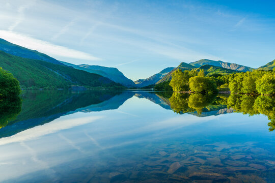 Llyn Padarn lake in LLanberis, Wales