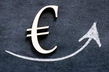 Euro currency status. growth euro exchange rate.growth of the exchange rate.rise of the Euro. Euro...