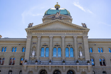 Fototapeta na wymiar Parliament building of Switzerland in the city of Bern - travel photography