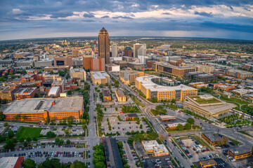 Fototapeta na wymiar Aerial View of the Des Moine, Iowa Skyline facing West