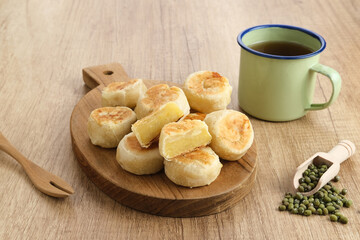 Bakpia, Bakpia Pathok is a typical Yogyakarta food made from a mixture of green beans, cheese and sugar, which is wrapped in flour, then baked.
