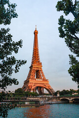 Fototapeta na wymiar Torre Eiffel em Paris na França