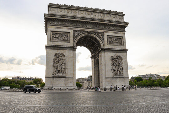 Arco do Triunfo em Paris na Fran&ccedil;a